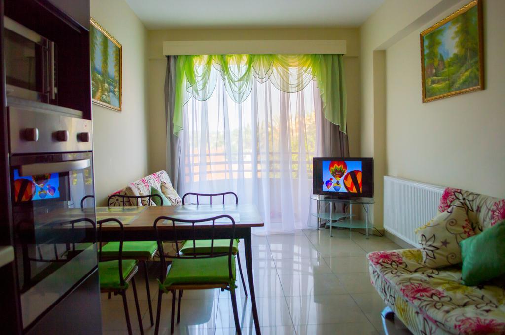 Apartment Nearby Golden Coast Протарас Екстериор снимка