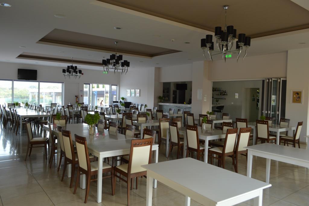 Apartment Nearby Golden Coast Протарас Екстериор снимка